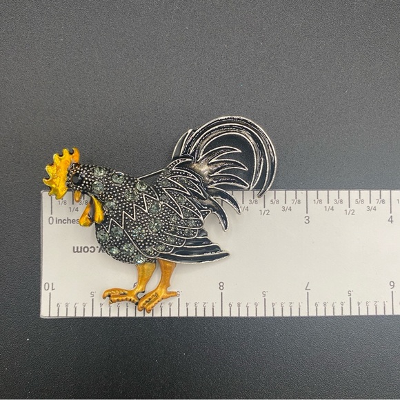 Pewter Rooster Brooch Studded with Rhinestones and Gold Enamel comb and feet - Picture 8 of 10
